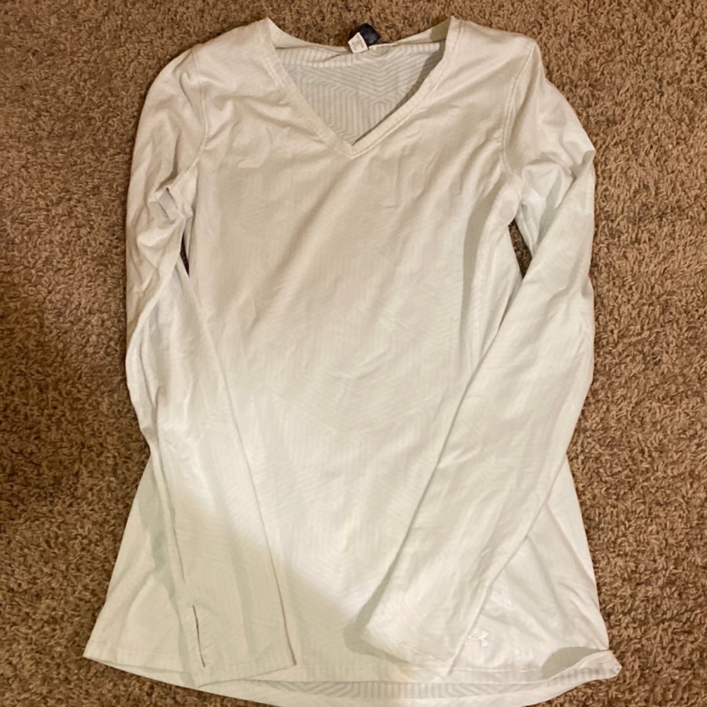 White Under Armor layer cold gear long sleeve